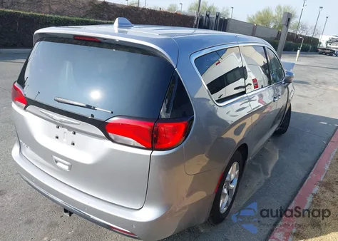 2018 Chrysler Pacifica Touring Plus z USA, uszkodzony, nr VIN 2C4RC1FG3JR126109